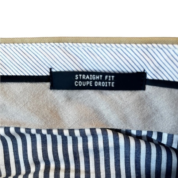 Gap Khakis Tailored Fit Straight Leg - Picture 5 of 7